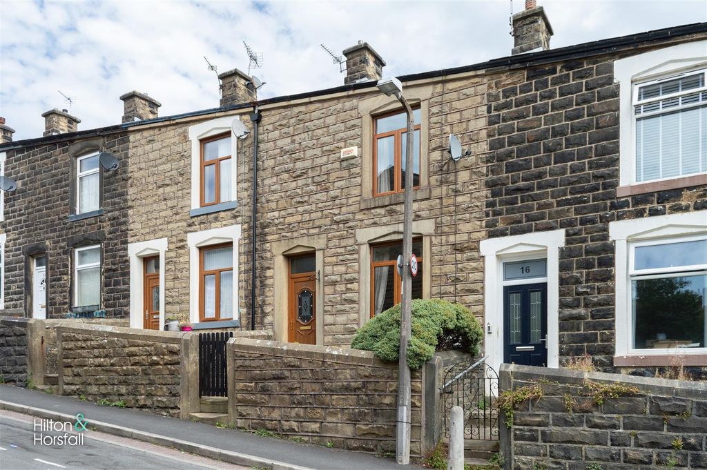 Property photo 1 of 11 Halstead Lane