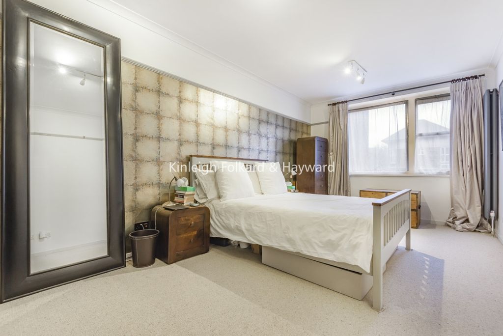 Property photo 3 of 6 1079Edc1-d784-49F1-A