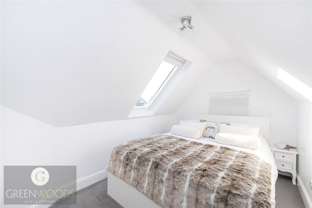 Property photo 2 of 11 Picture No. 30