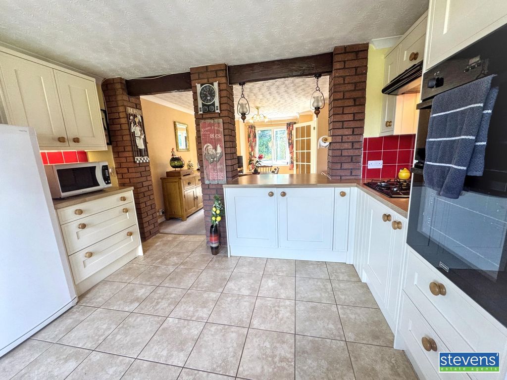 Property photo 3 of 18 Img_1458