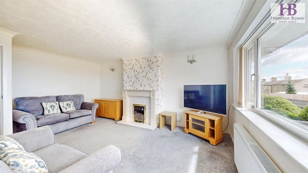 Property photo 3 of 11 114E49ce-14-Windmill-Crescent-08052026_134019.Jpg