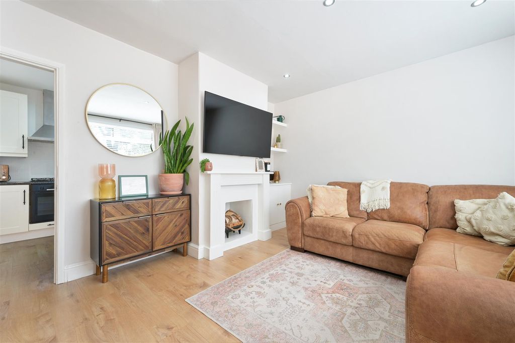 Property photo 3 of 19 Weldon Way (2).Jpg