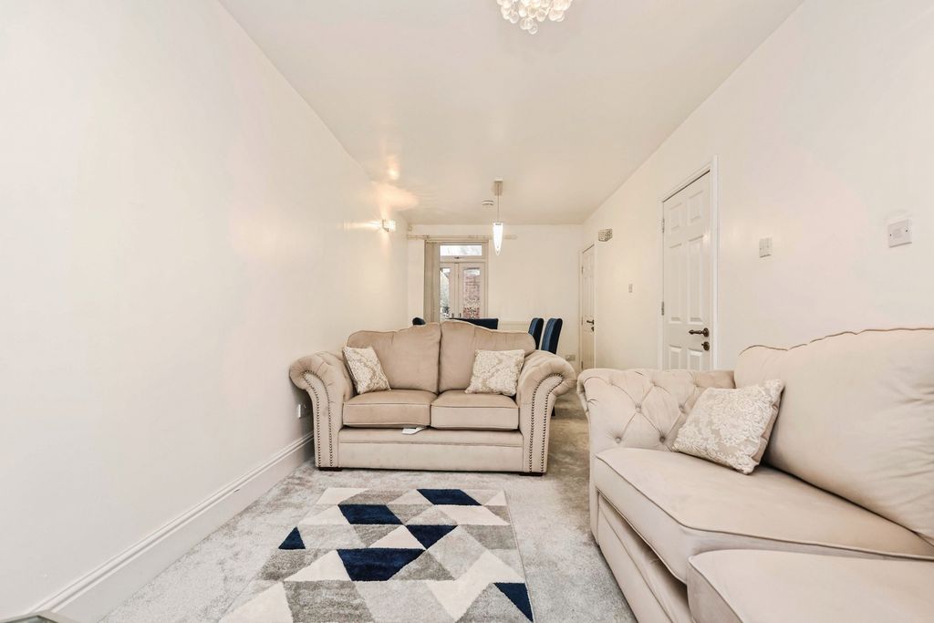 Property photo 2 of 18 Living Room