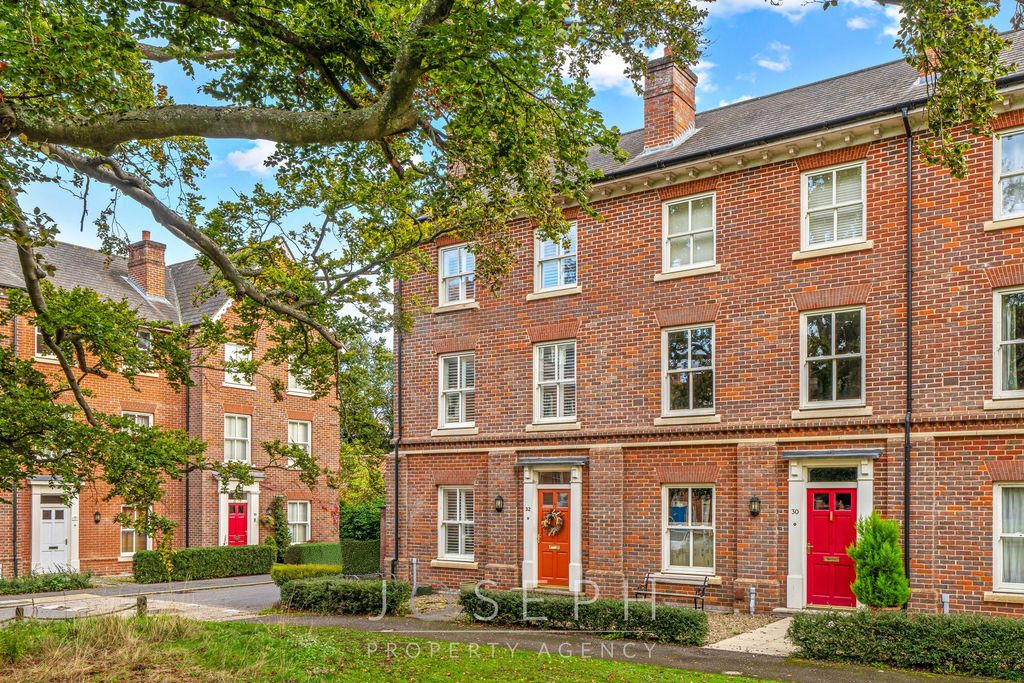 Property photo 1 of 23