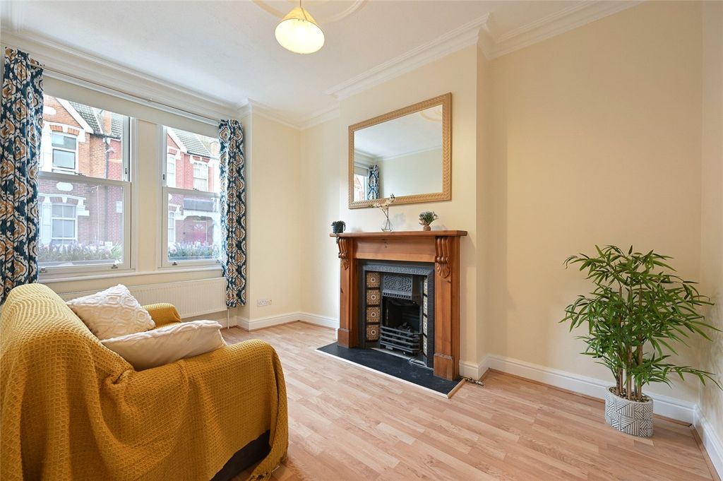 Property photo 2 of 10 Picture No. 11