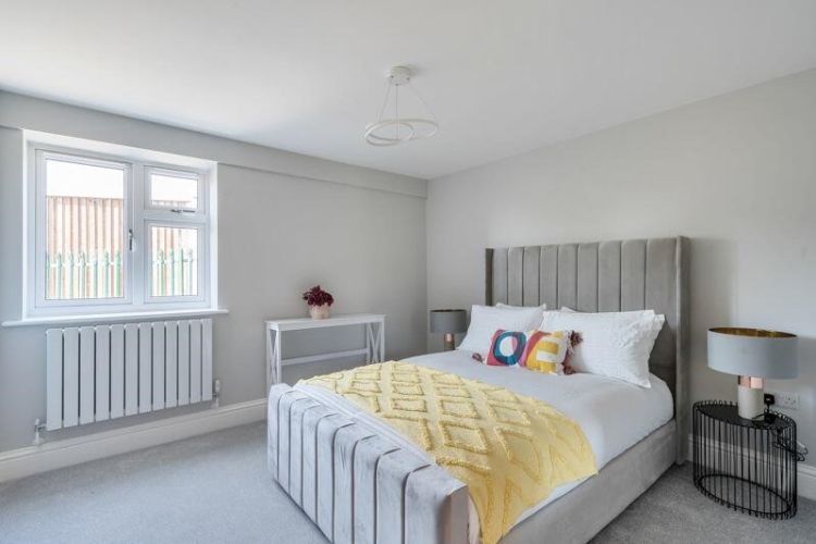 Property photo 3 of 7 72183_12059981_Im...