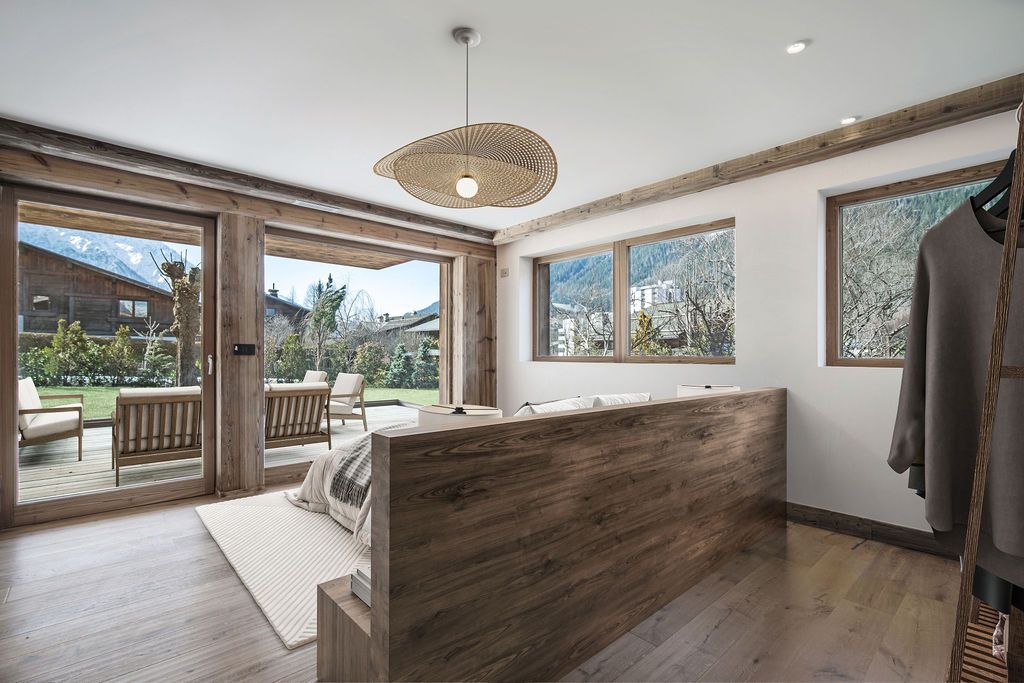 Property photo 3 of 12 Chamonix Chalet For