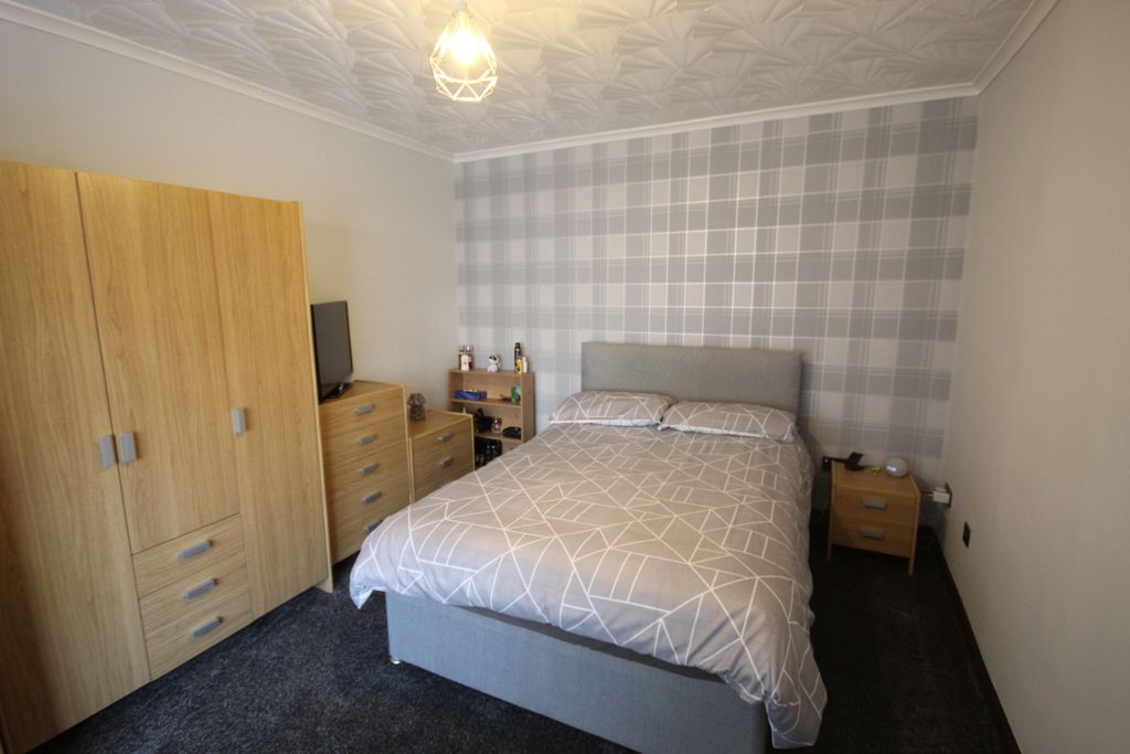Property photo 2 of 16 Bedroom 1