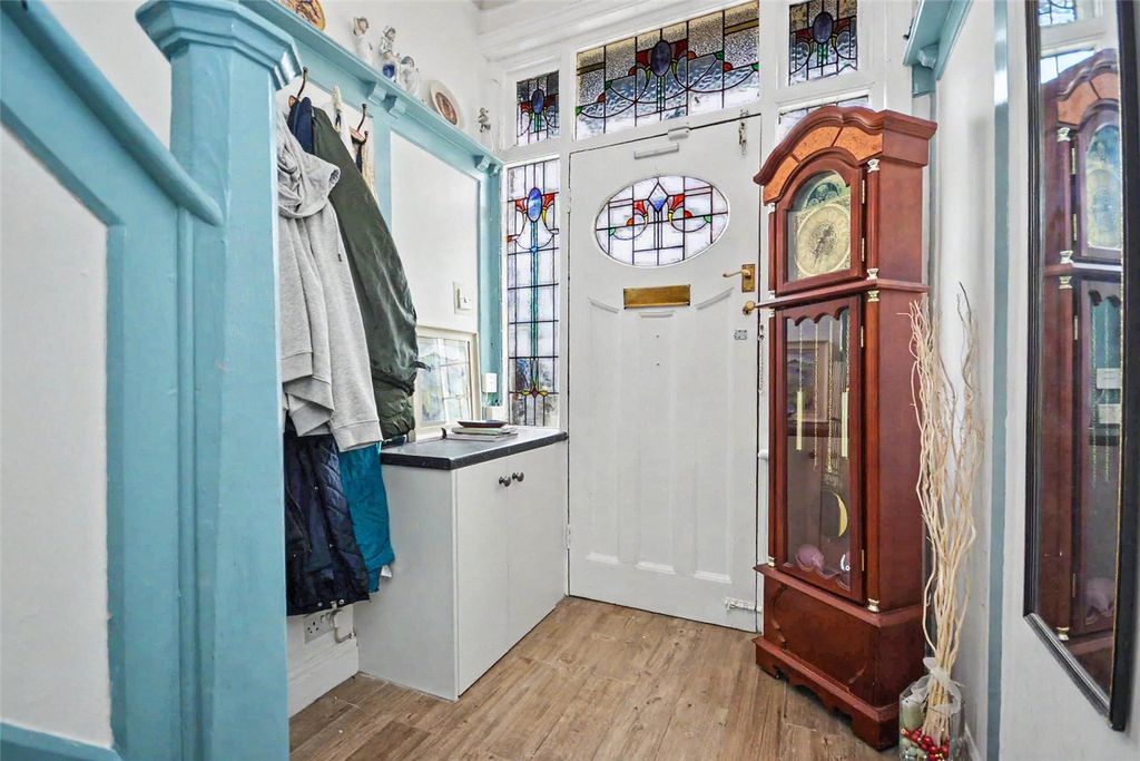 Property photo 2 of 17 Picture No. 37