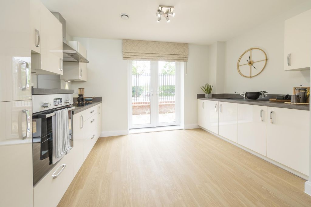 Property photo 3 of 10 Show Apartment Kitchen