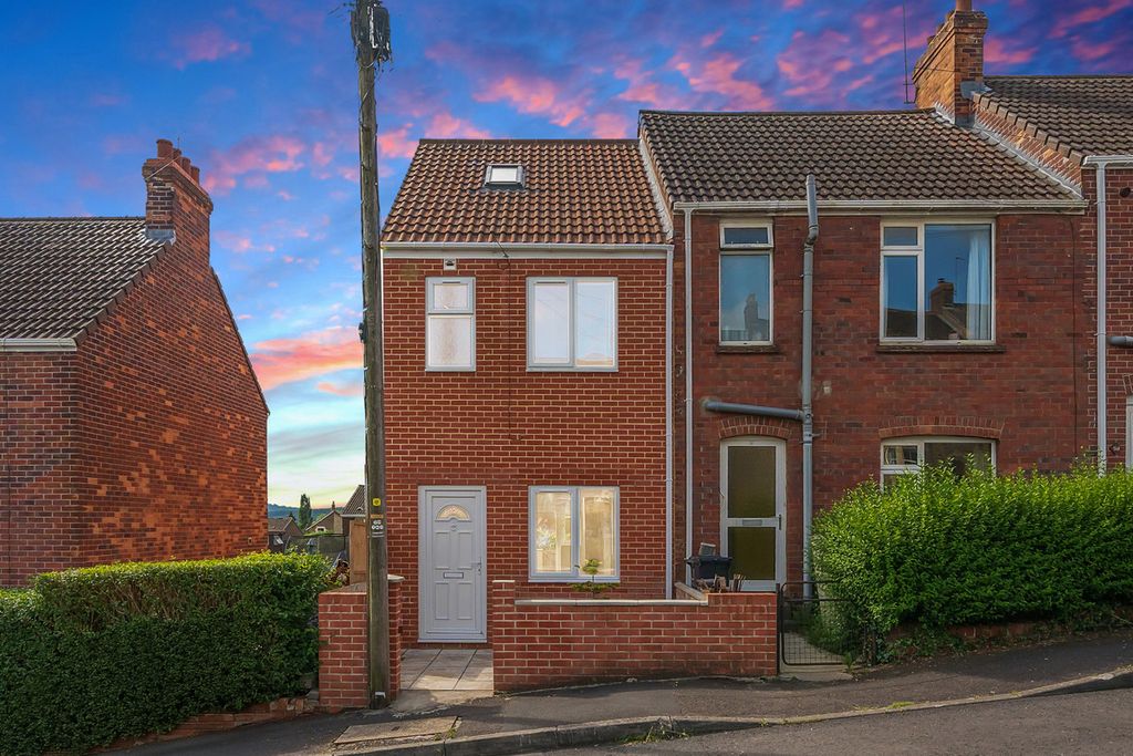 Property photo 3 of 13