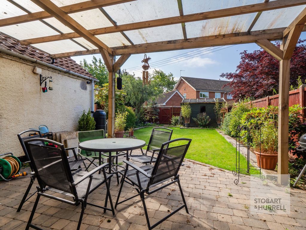Property photo 3 of 9 Terrace