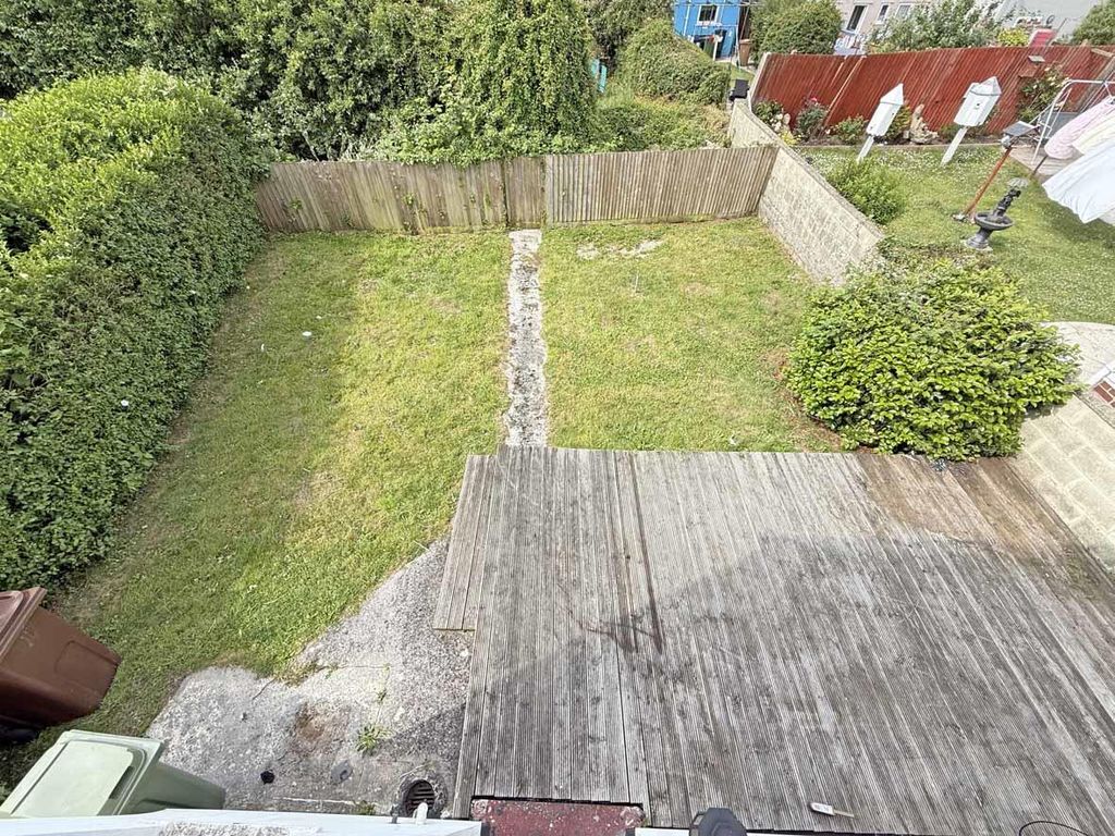 Property photo 2 of 13 Allenby Road 21 - Garden Front.Jpg