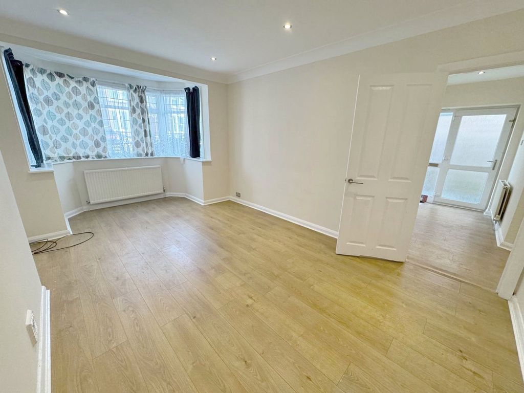 Property photo 1 of 8 Picture No. 21