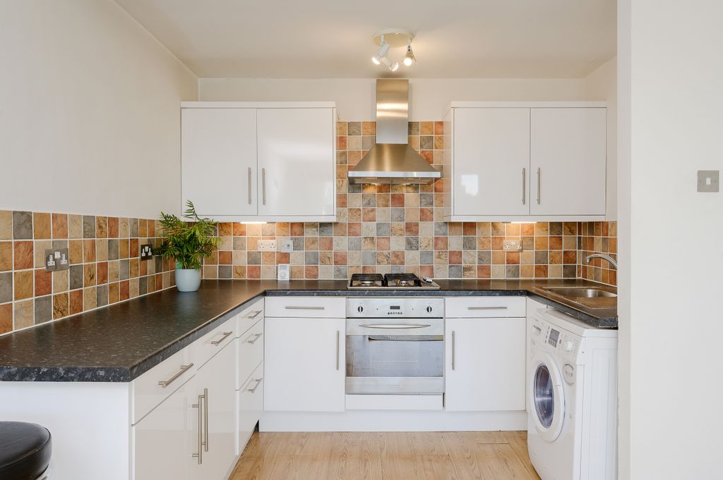 Property photo 1 of 9 Kitchen