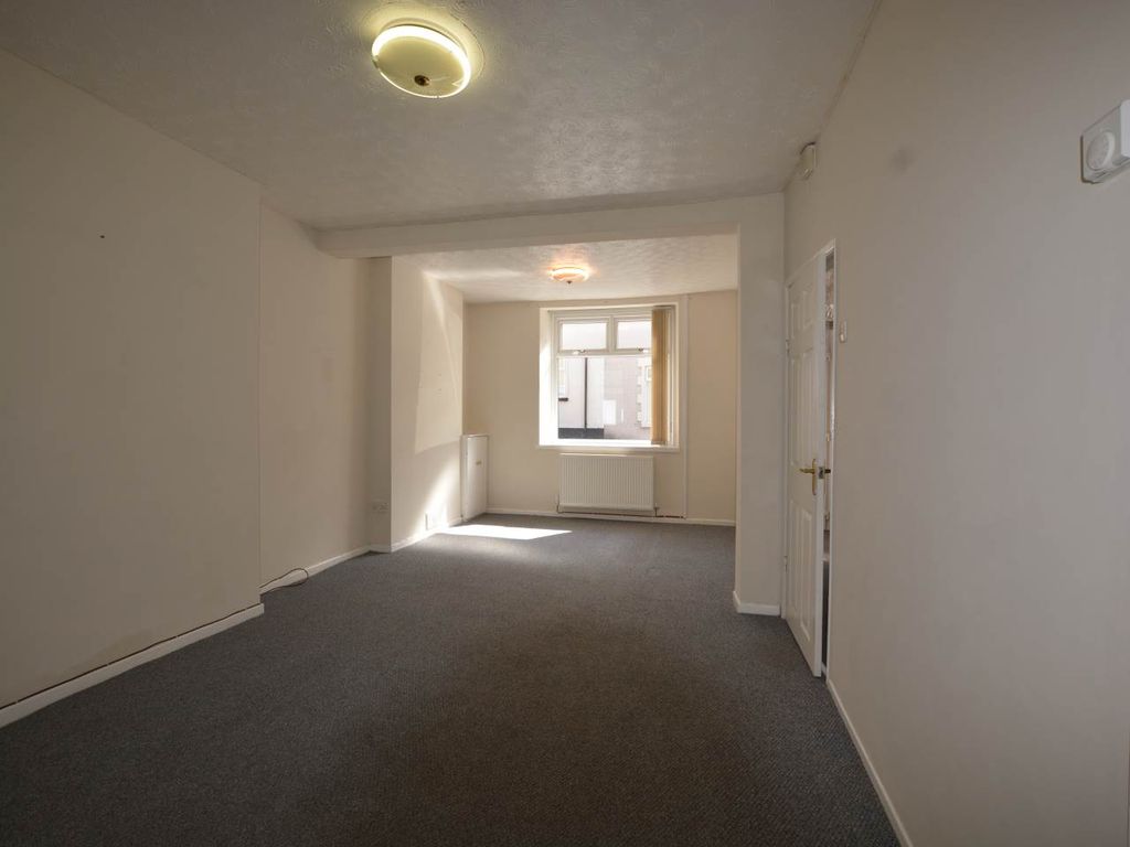 Property photo 3 of 10 Living Room