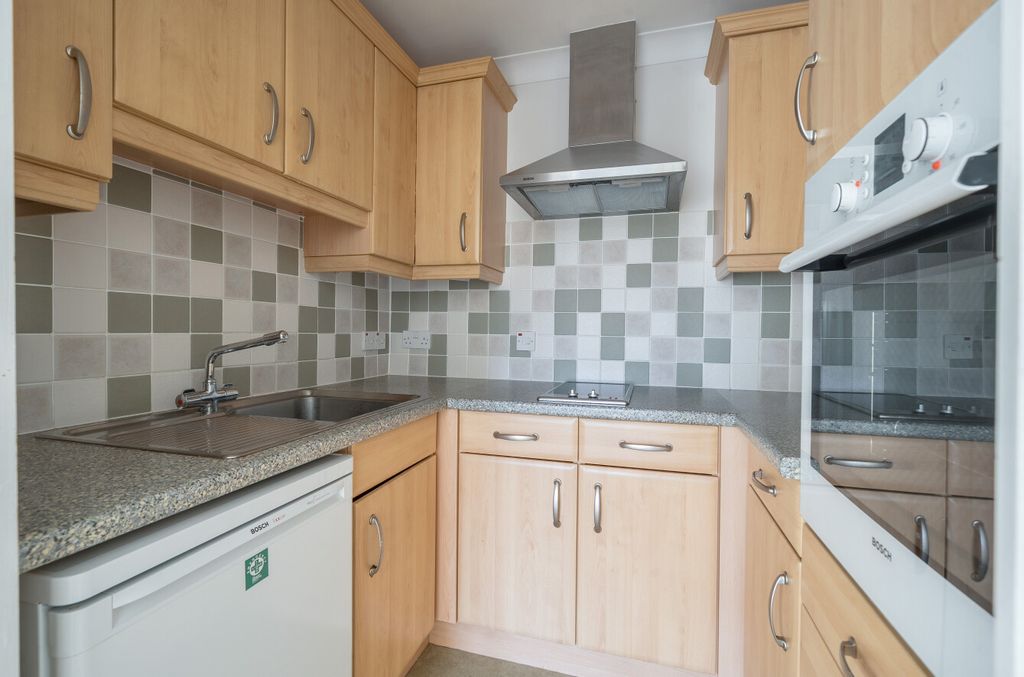 Property photo 2 of 15 1386429-24-6932B1...