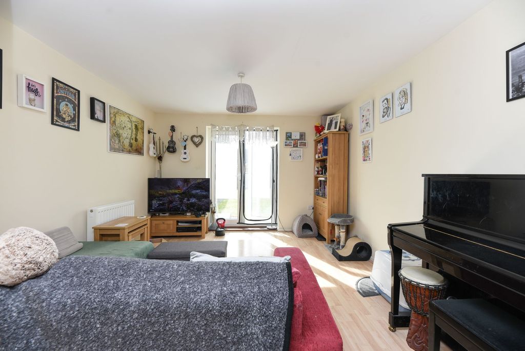 Property photo 3 of 11