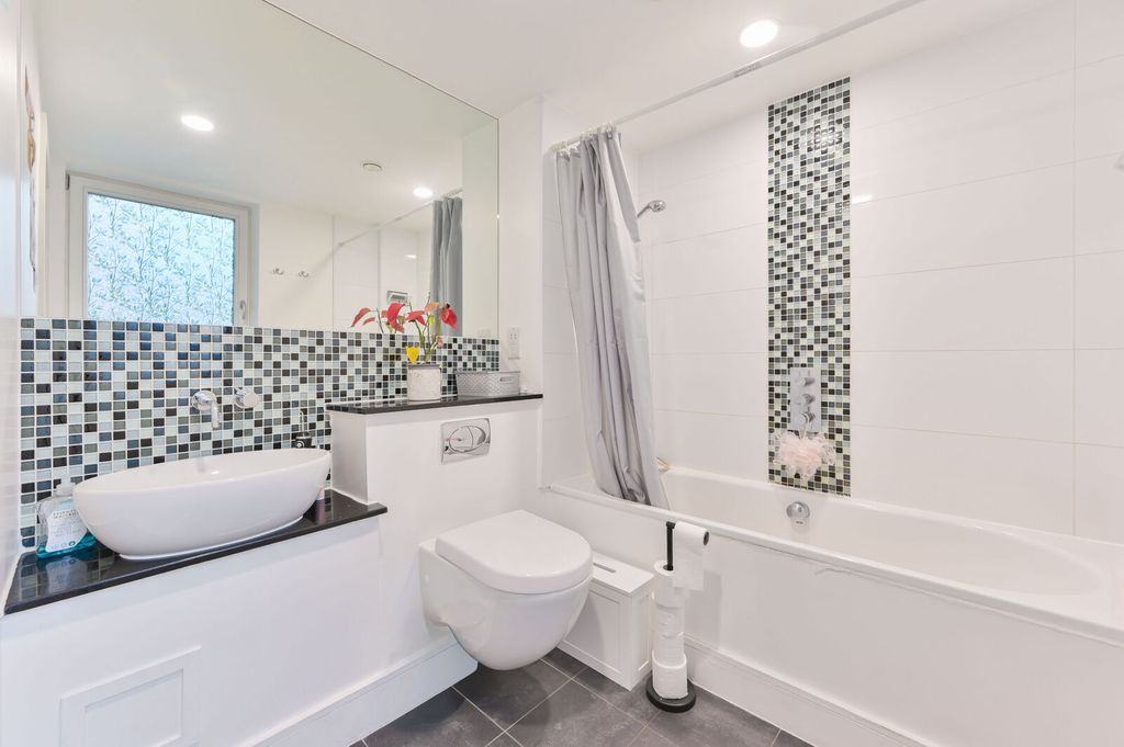 Property photo 1 of 1
