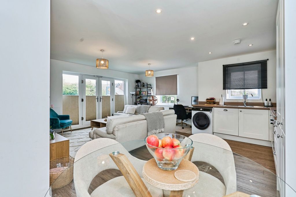 Property photo 1 of 20 Pbox-Img.Jpg