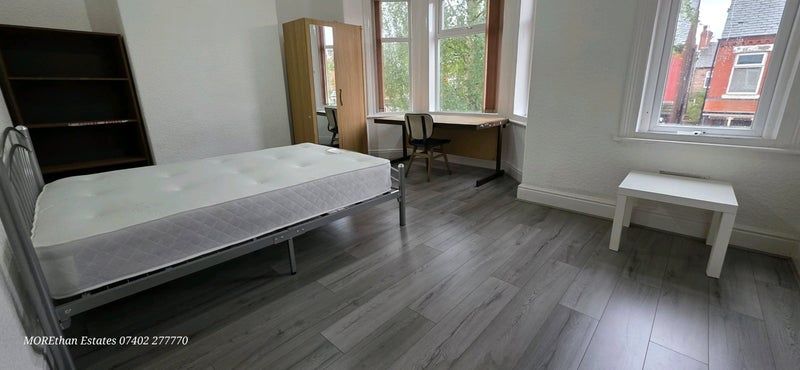 Property photo 1 of 8 Bright, Freshly Furnished Double Bedroom With Larg...