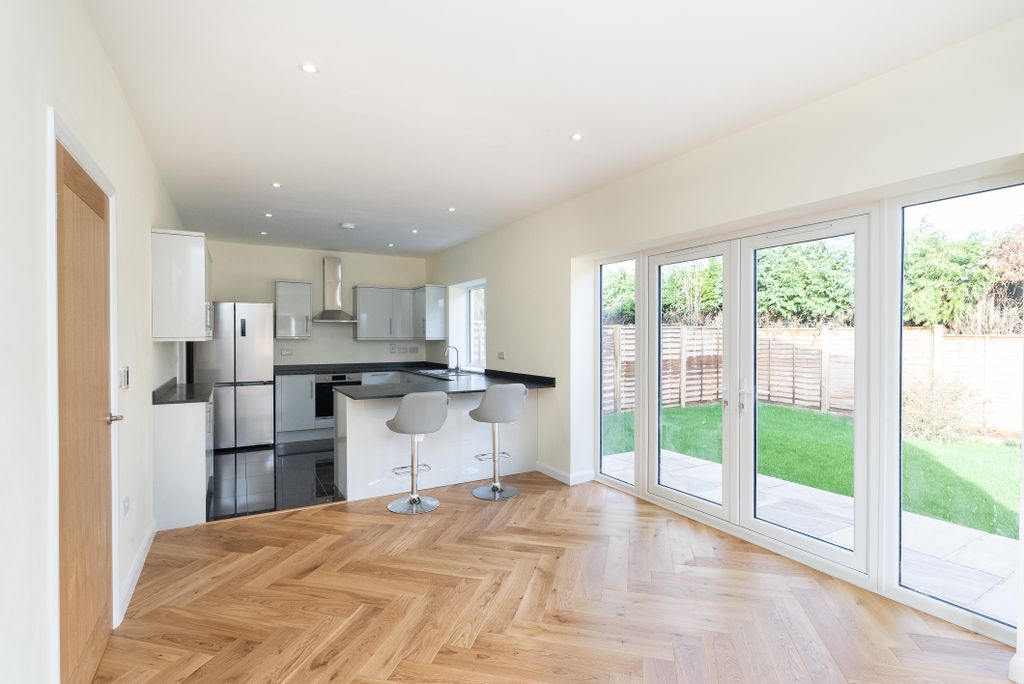 Property photo 2 of 15 New Kit -Din