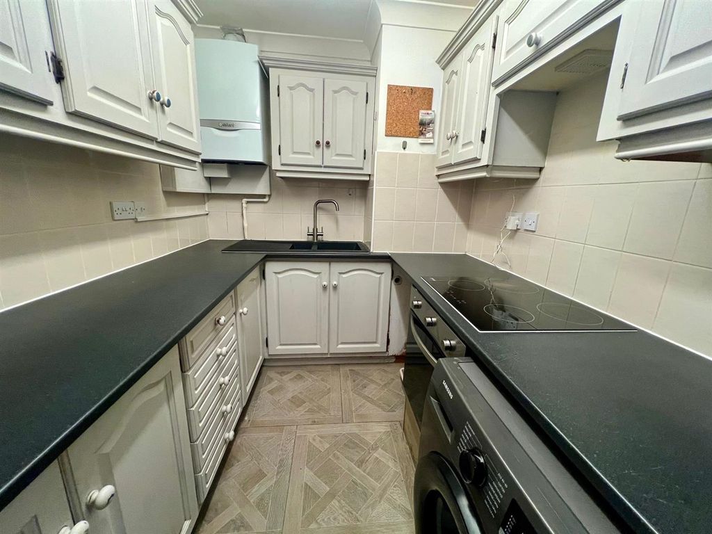 Property photo 3 of 11 Kitchen.Jpg