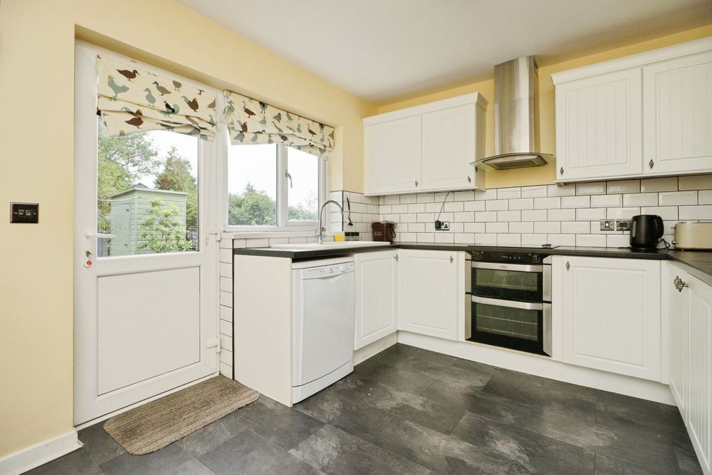 Property photo 3 of 20 Pbox-Img.Jpg