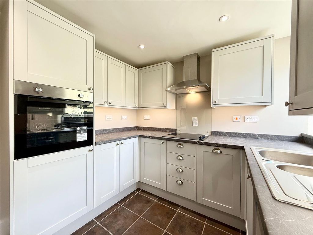 Property photo 2 of 17 Kitchen