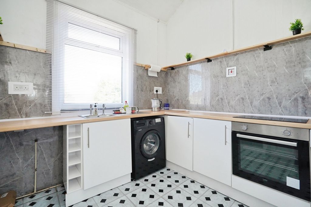 Property photo 3 of 13 Pbox-Img.Jpg