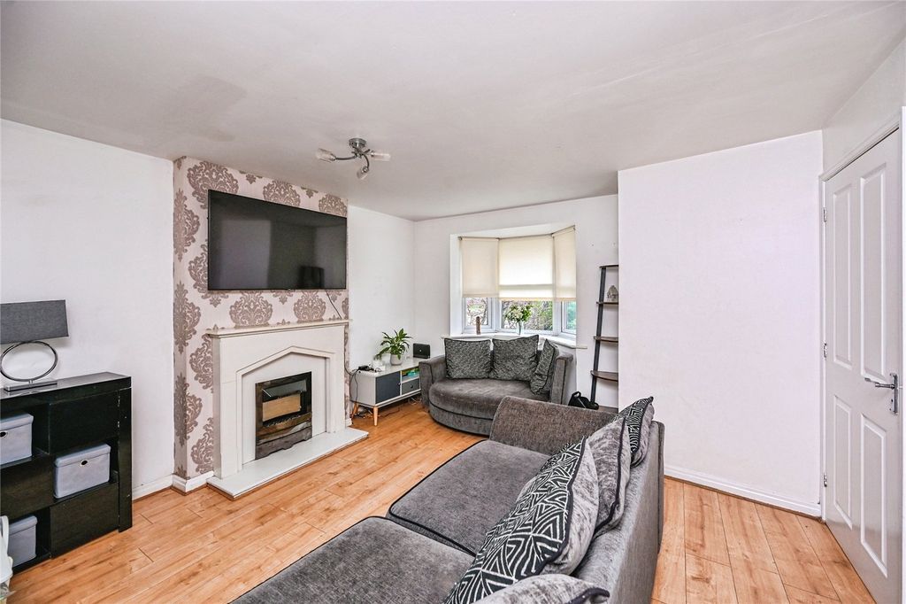 Property photo 2 of 16 Picture No. 11