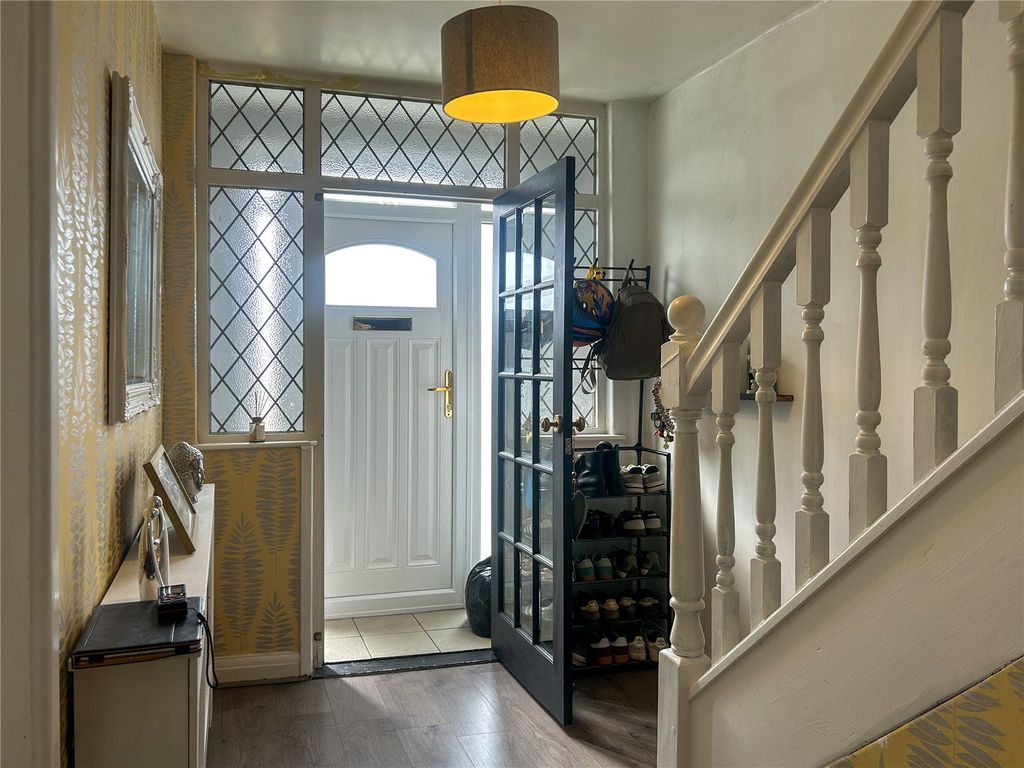 Property photo 2 of 23 Hallway