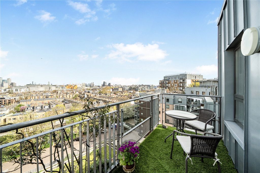 Property photo 3 of 22 Picture No. 16