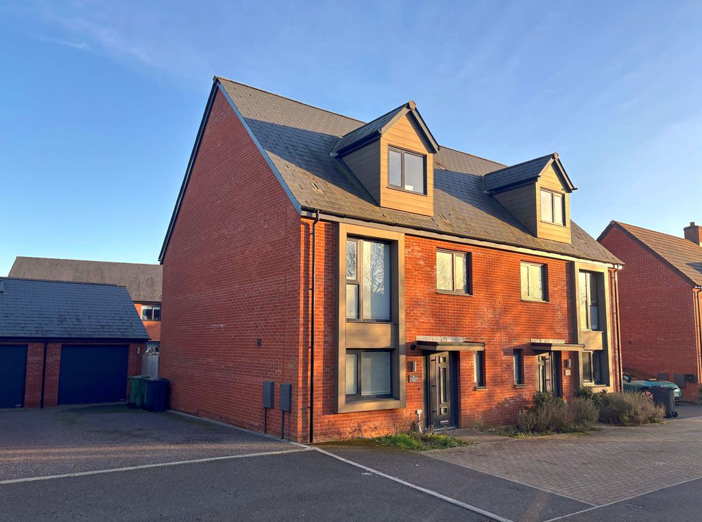 Property photo 1 of 16 Front