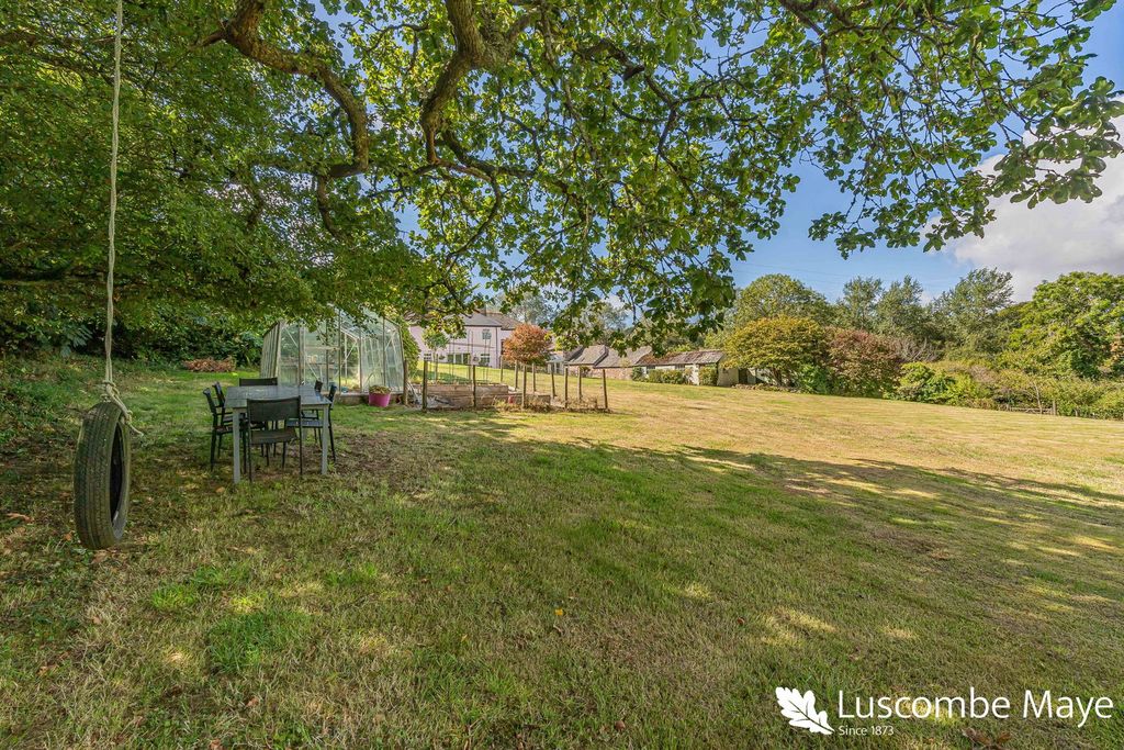 Property photo 3 of 31