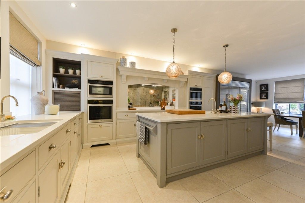 Property photo 2 of 29 Kitchen