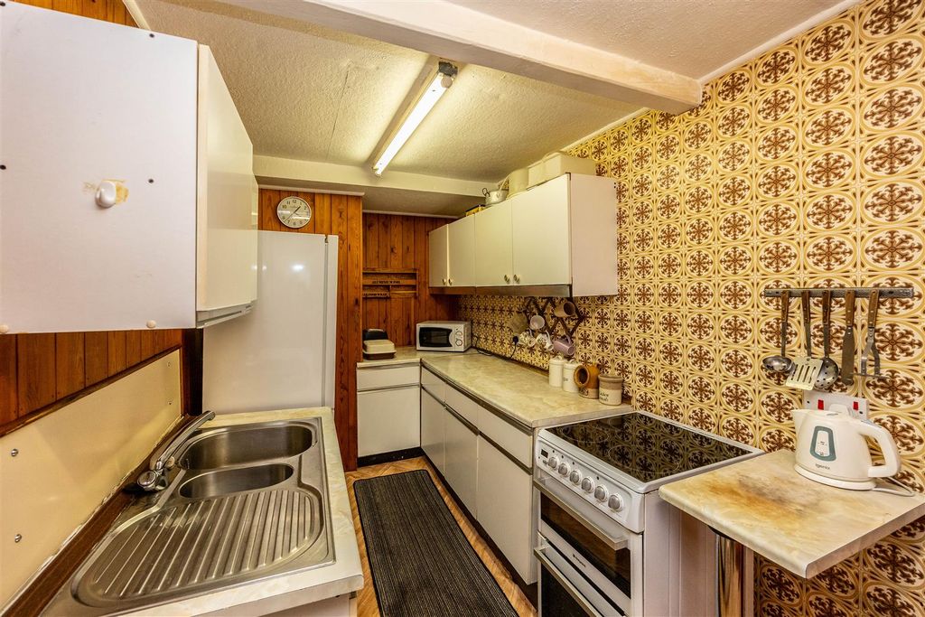 Property photo 3 of 16 6Bghalifax-270226-2.Jpg