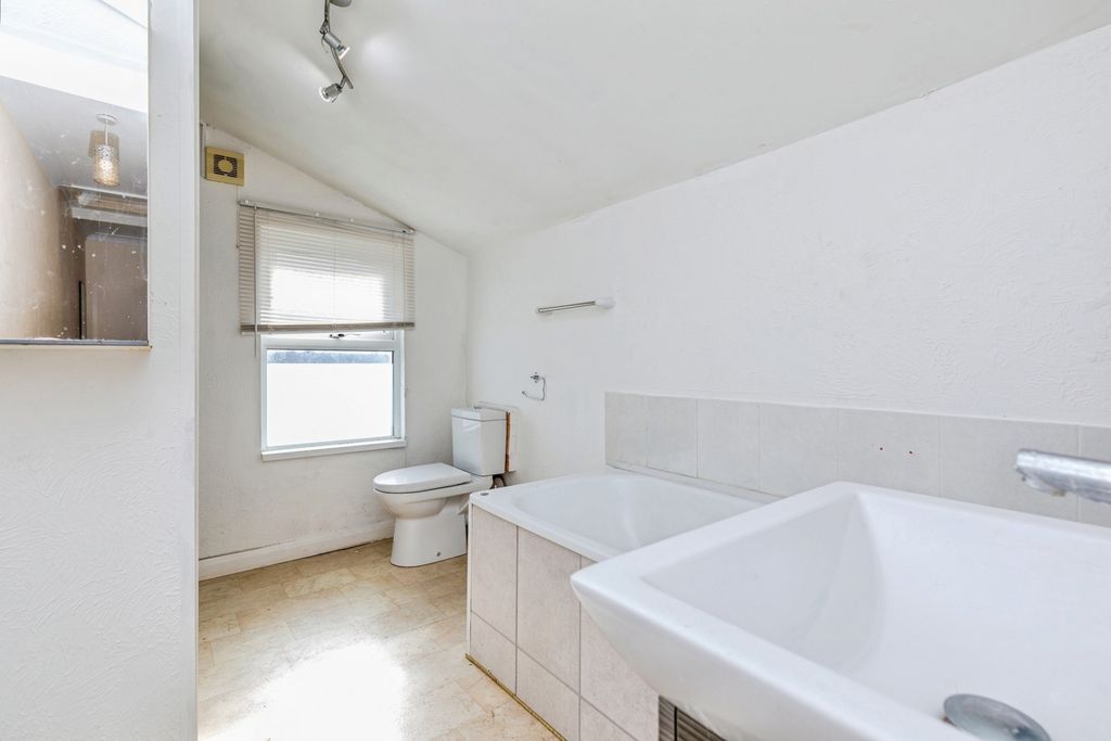 Property photo 3 of 19 Pbox-Img.Jpg