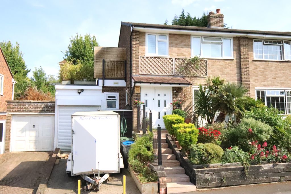 Property photo 1 of 27