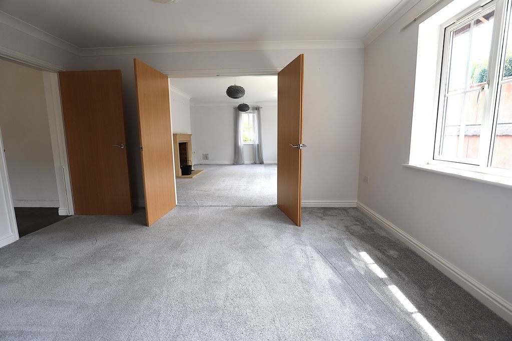 Property photo 3 of 17 Photo 14