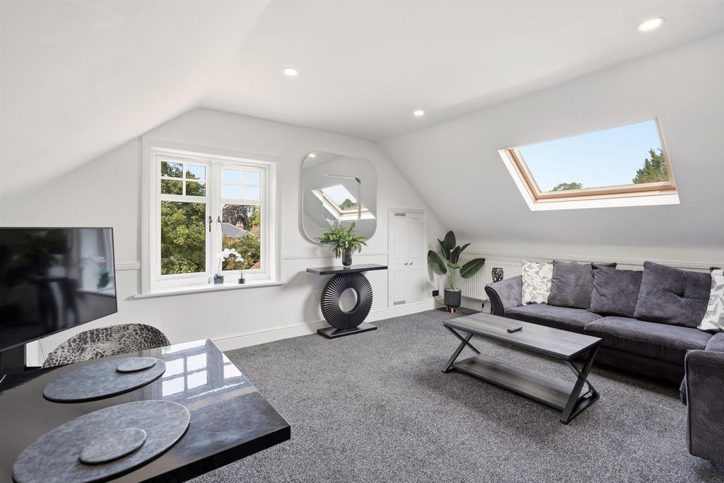 Property photo 2 of 22 Flat3-3Mileendrd-009.Jpg