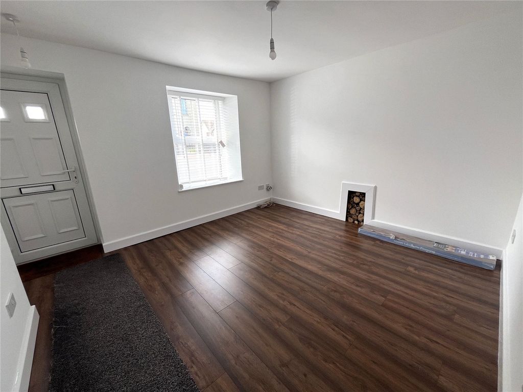 Property photo 3 of 15 Picture No. 02