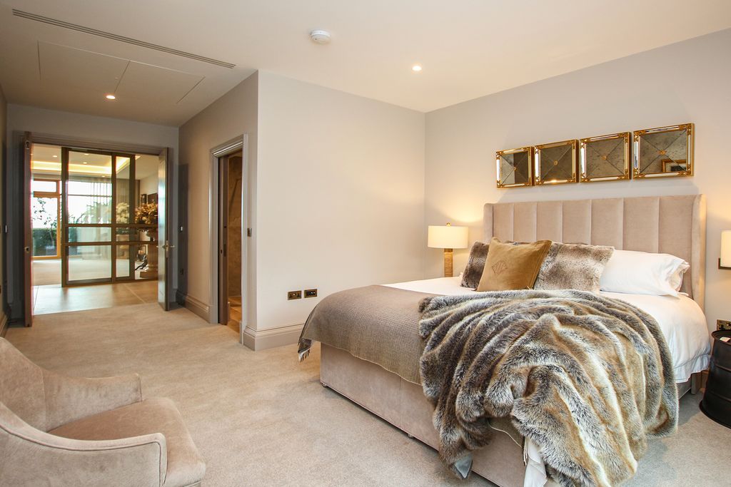 Additional image 18 of 3 bed property for saleRoyal Terrace, St Peter Port, Guernsey GY4