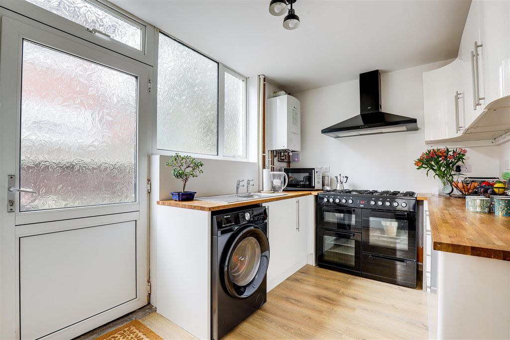 Property photo 3 of 24 Img_8533-Img_8537.Jpg