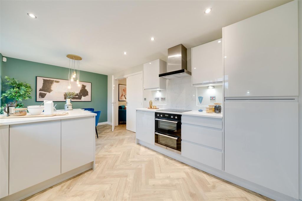 Property photo 3 of 13