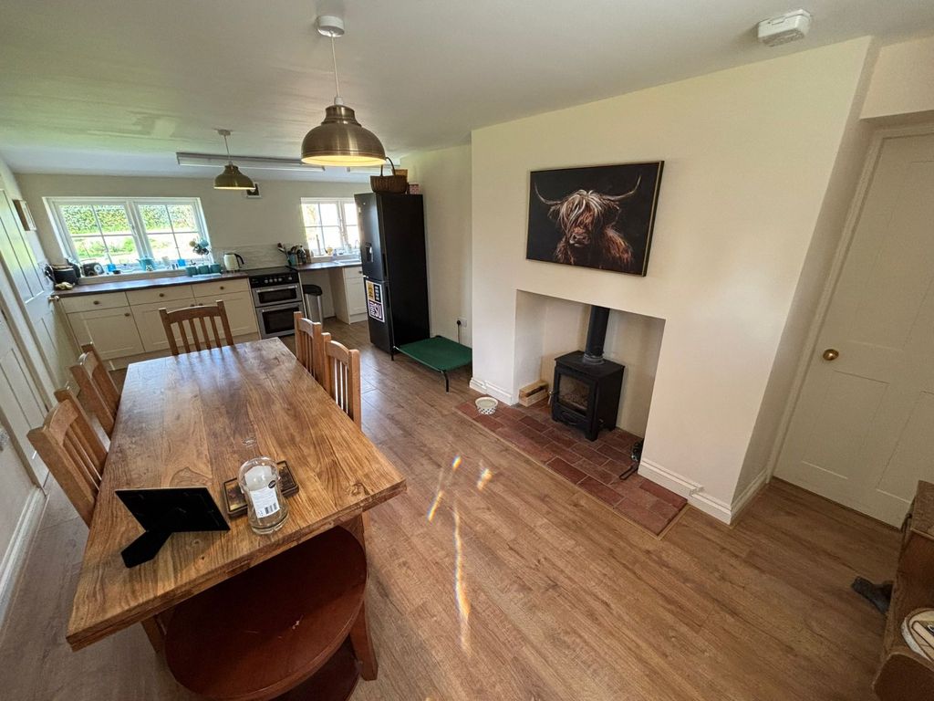 Property photo 3 of 14 Dining Area