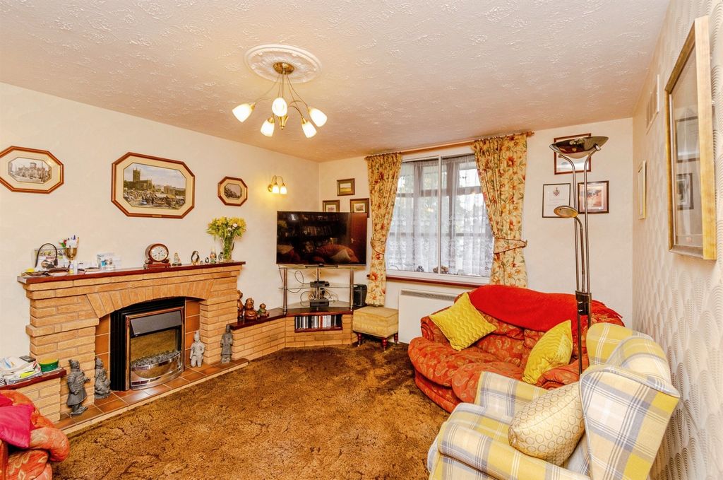 Property photo 3 of 18