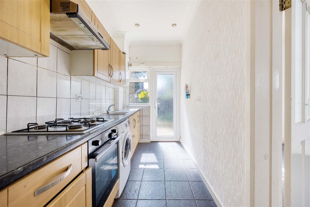 Property photo 3 of 15 Kitchen