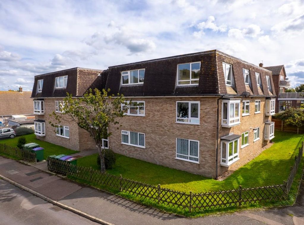 Property photo 2 of 17 Lukin External .Jpg