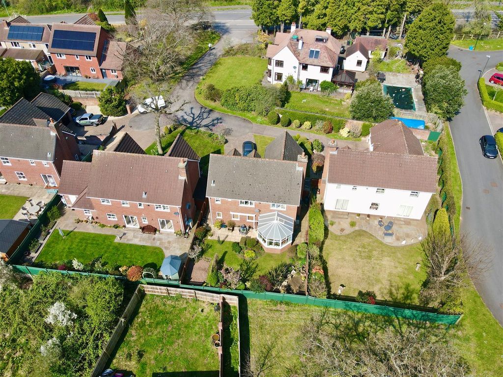 Property photo 2 of 27